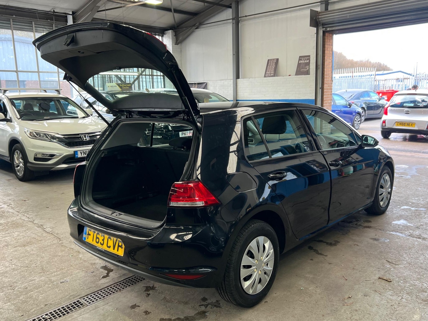 Used Volkswagen Golf 2013 for sale - 77882190: Photo 22