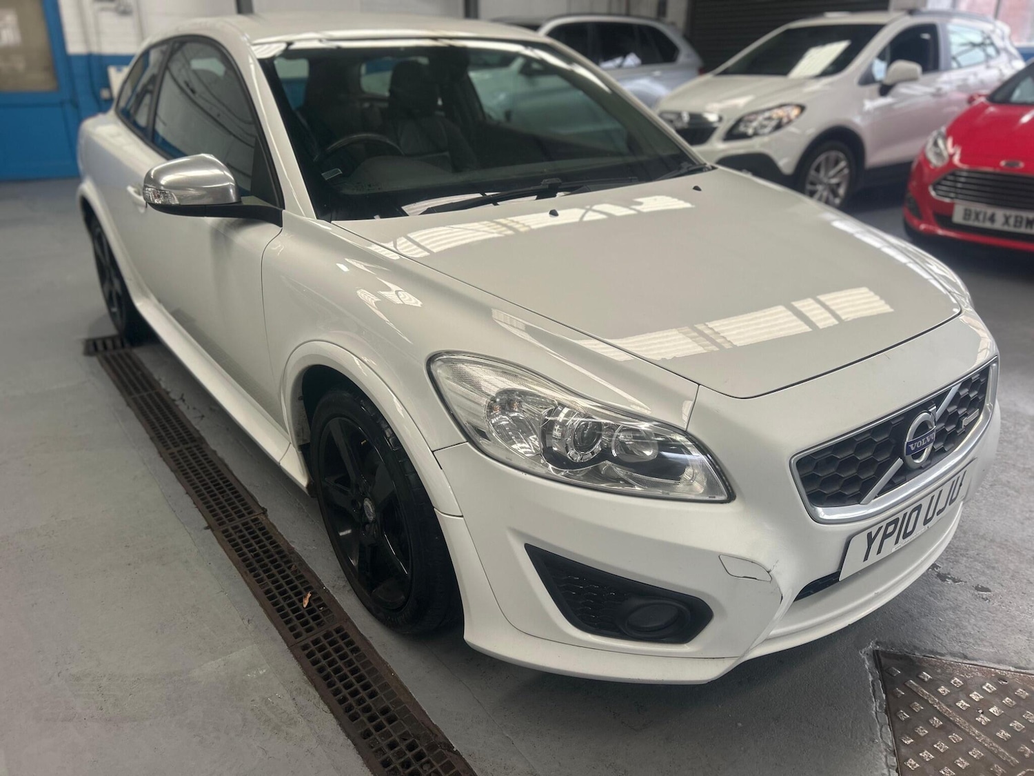 Used Volvo C30 2010 for sale - 76657821: Photo 1
