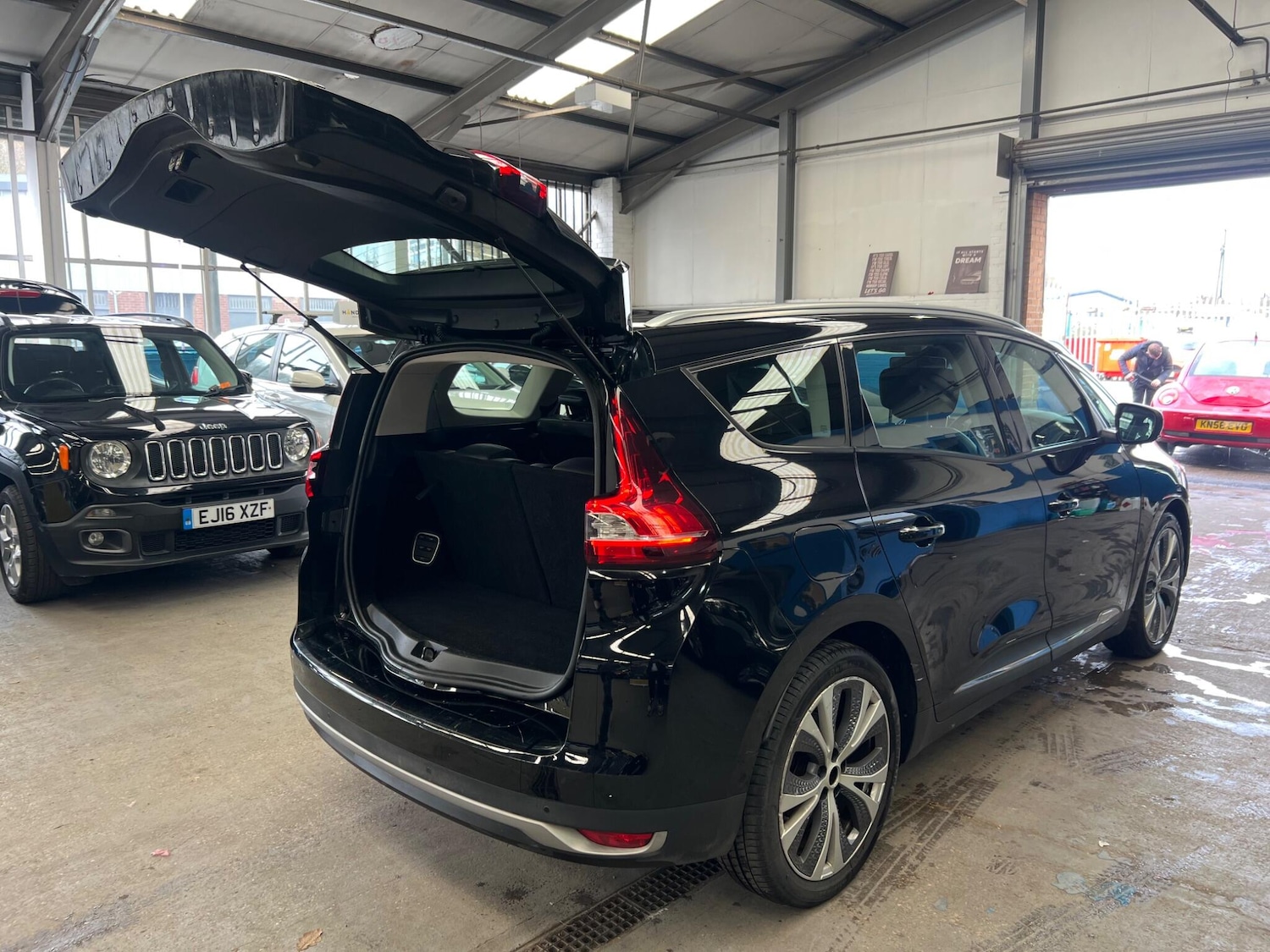 Used Renault Grand Scenic 2017 for sale - 78019290: Photo 10