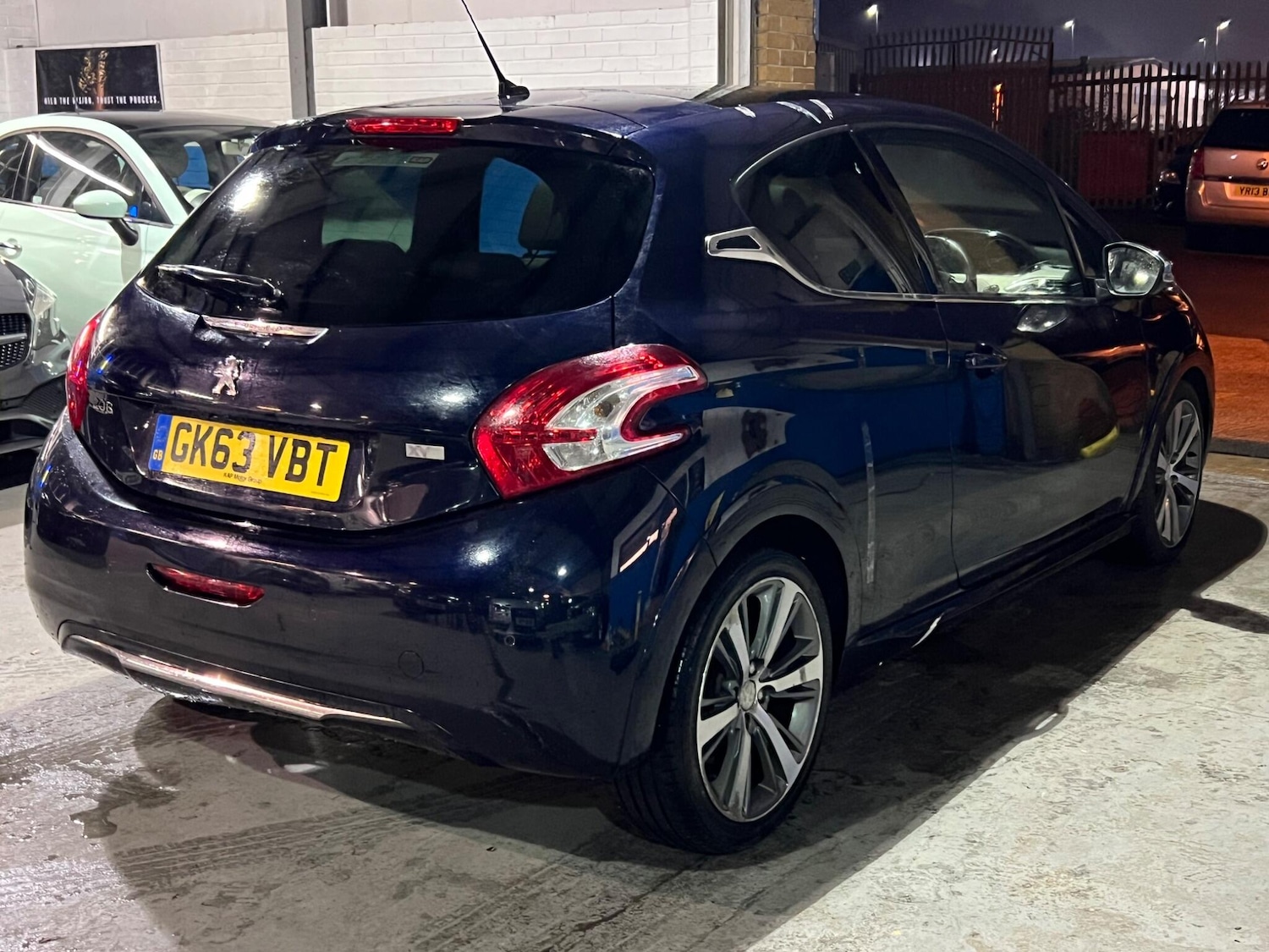 Used Peugeot 208 2013 for sale - 77057541: Photo 10