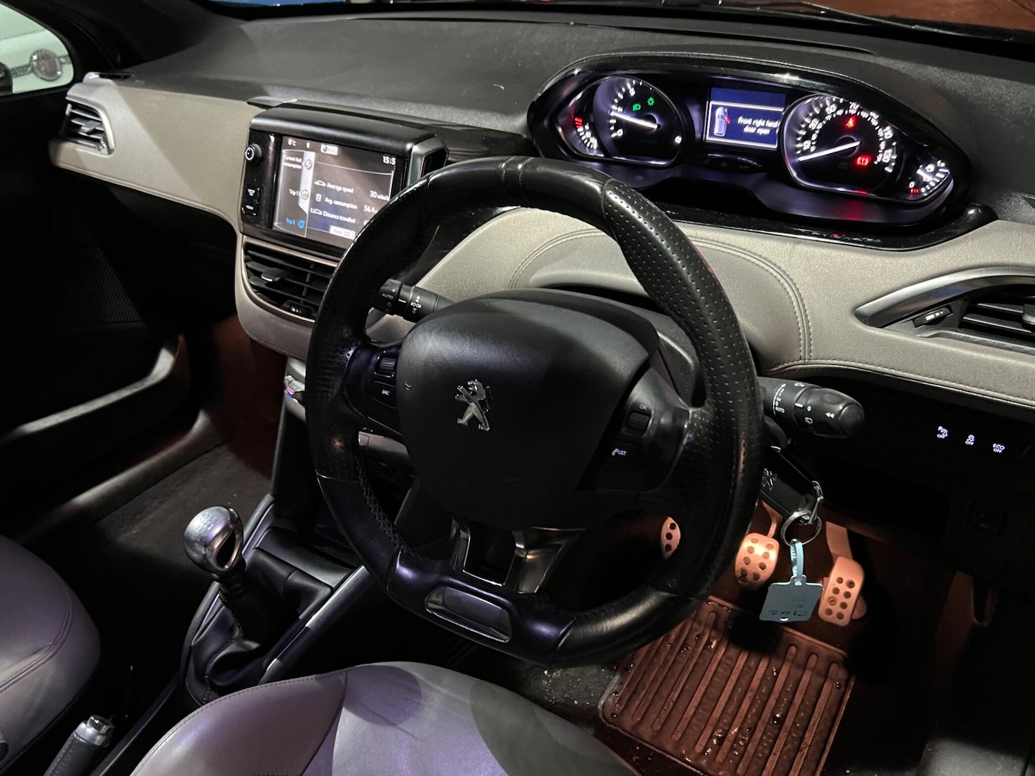 Used Peugeot 208 2013 for sale - 77057541: Photo 31