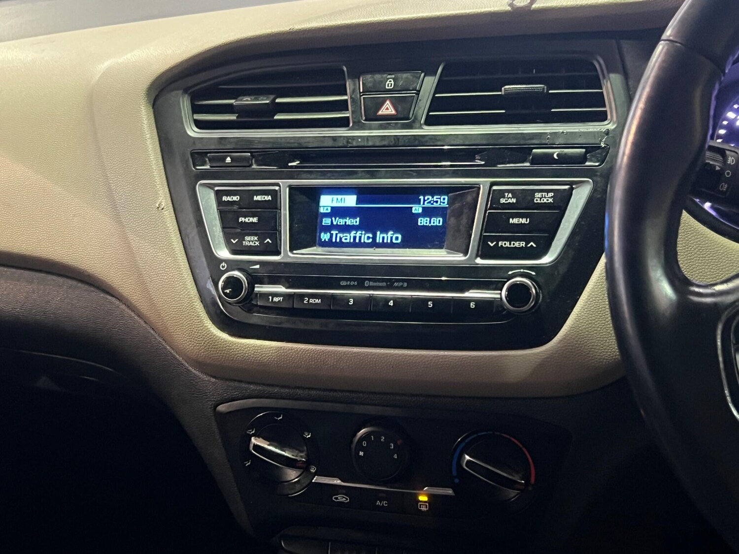 Used Hyundai i20 2015 for sale - 77574535: Photo 21