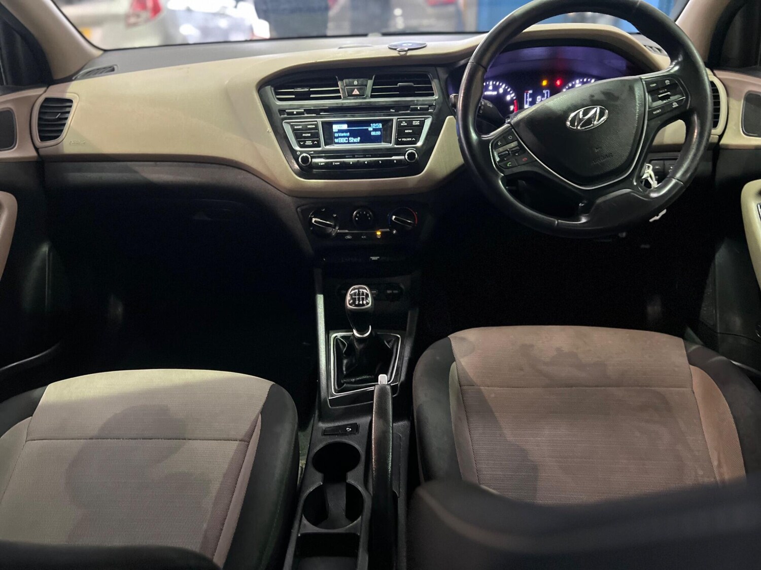 Used Hyundai i20 2015 for sale - 77574535: Photo 25