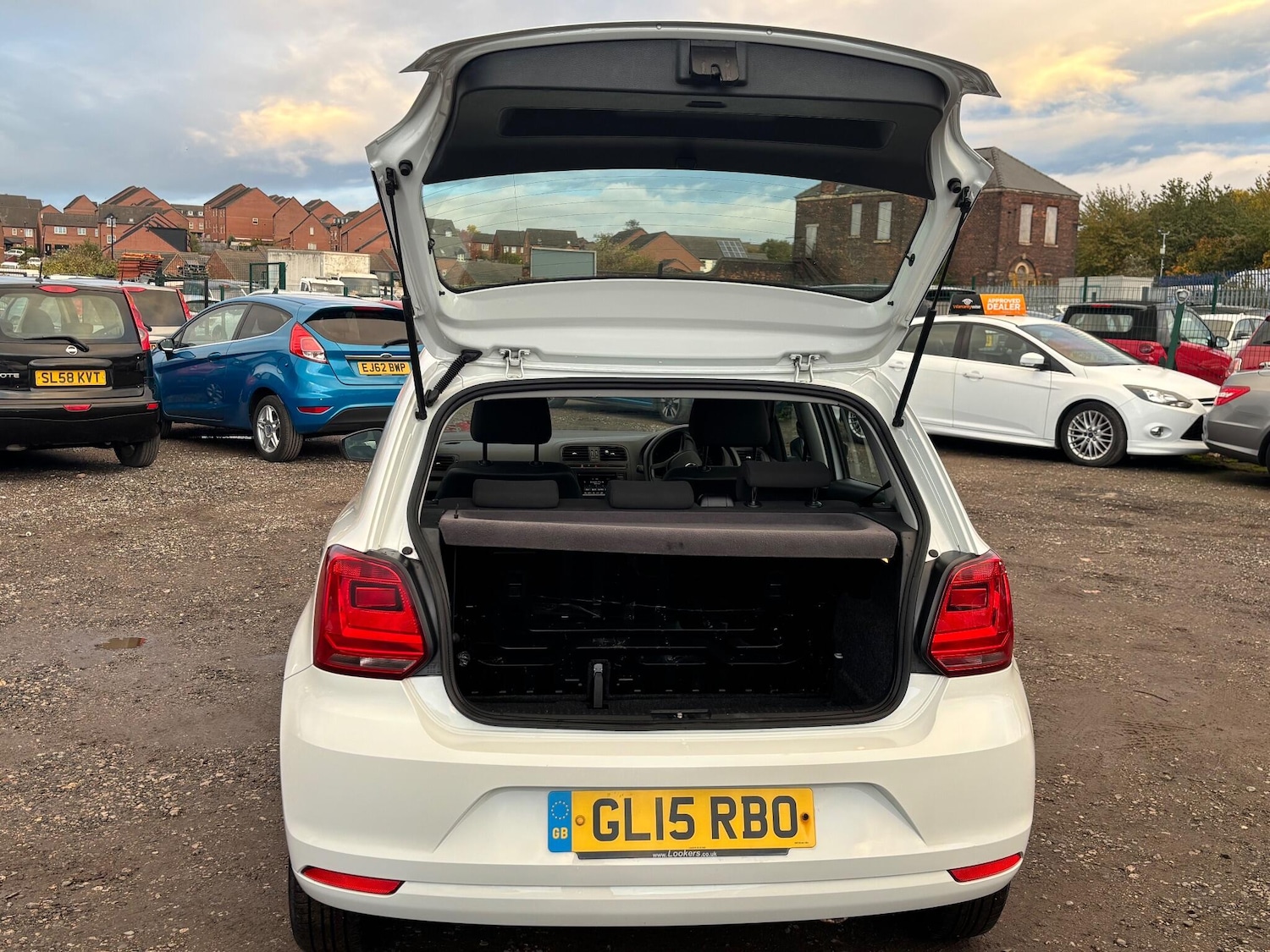 Used Volkswagen Polo 2015 for sale - 76336601: Photo 14