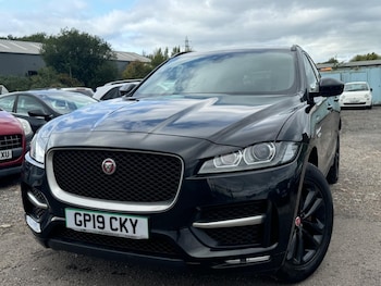Used Jaguar F-Pace 2019 for sale - 76201306: Photo