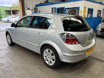 Used Vauxhall Astra 2010 for sale - 79328828: Photo