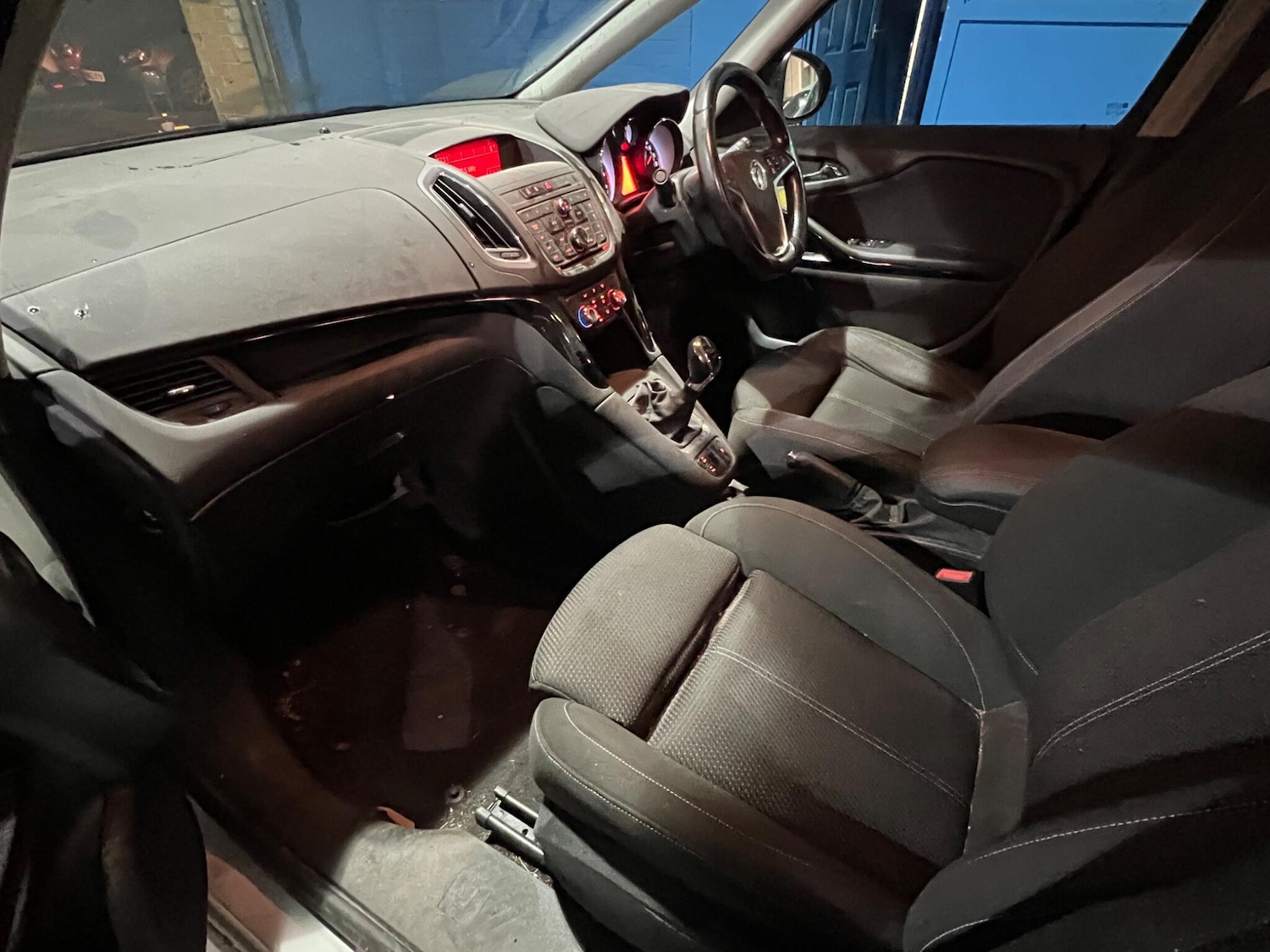 Used Vauxhall Zafira 2015 for sale - 77039811: Photo 25