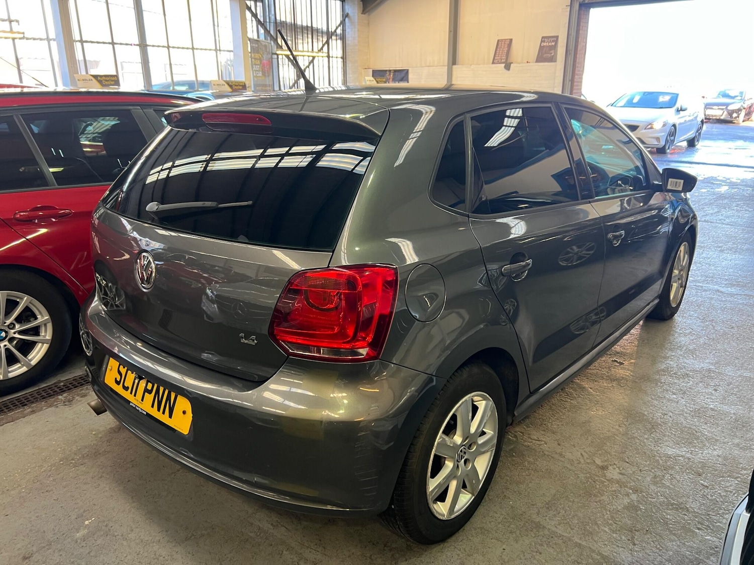 Used Volkswagen Polo 2011 for sale - 77564857: Photo 16