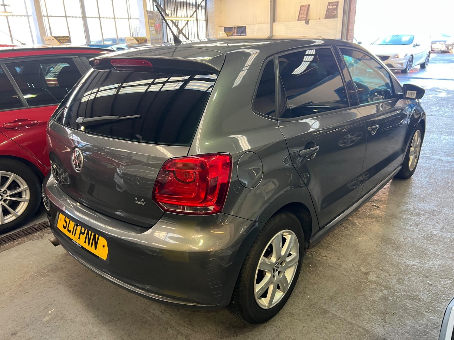 Used Volkswagen Polo 2011 for sale - 77564857: Photo 18