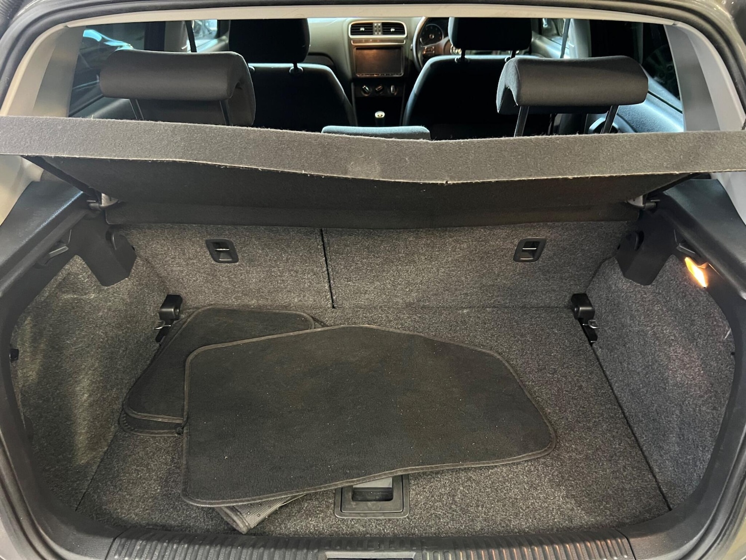 Used Volkswagen Polo 2011 for sale - 77564857: Photo 32