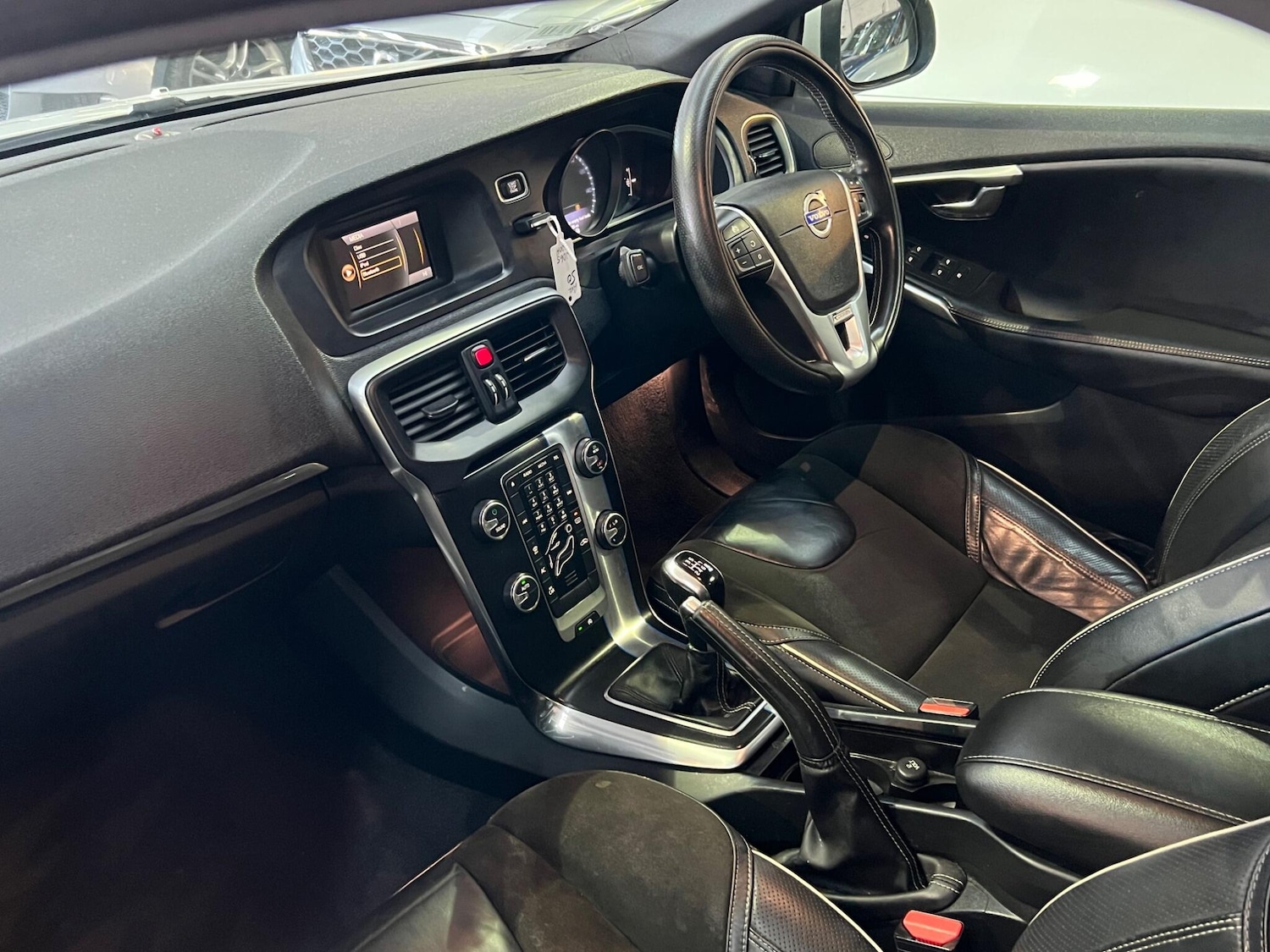 Used Volvo V40 2015 for sale - 77314850: Photo 17