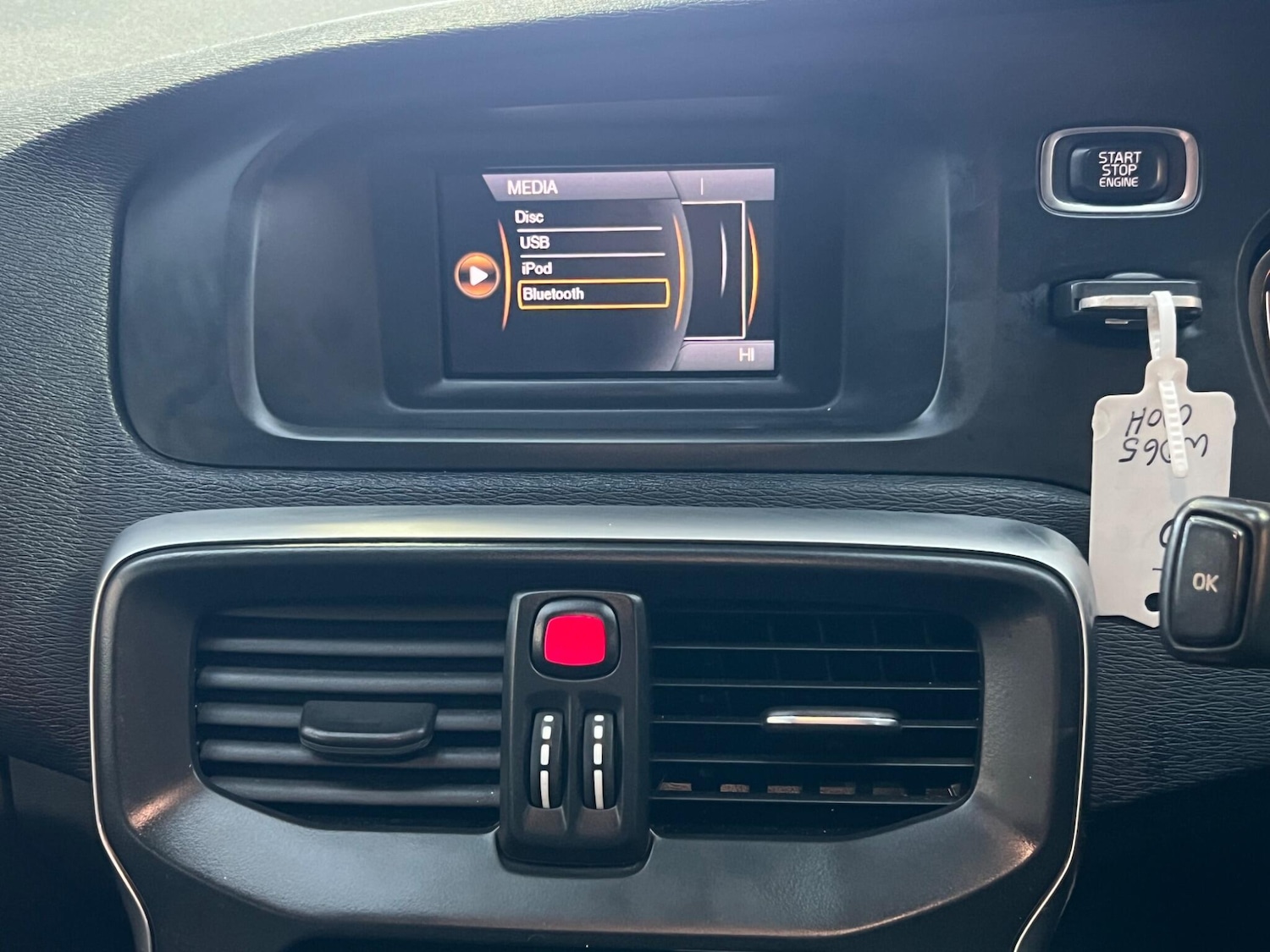 Used Volvo V40 2015 for sale - 77314850: Photo 21