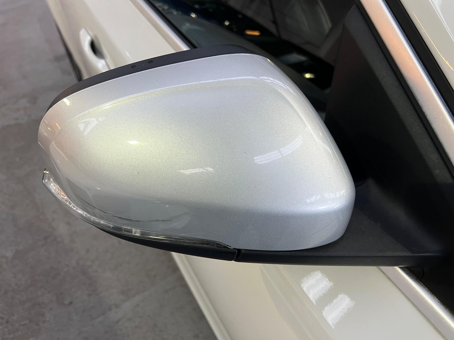 Used Volvo V40 2015 for sale - 77314850: Photo 23