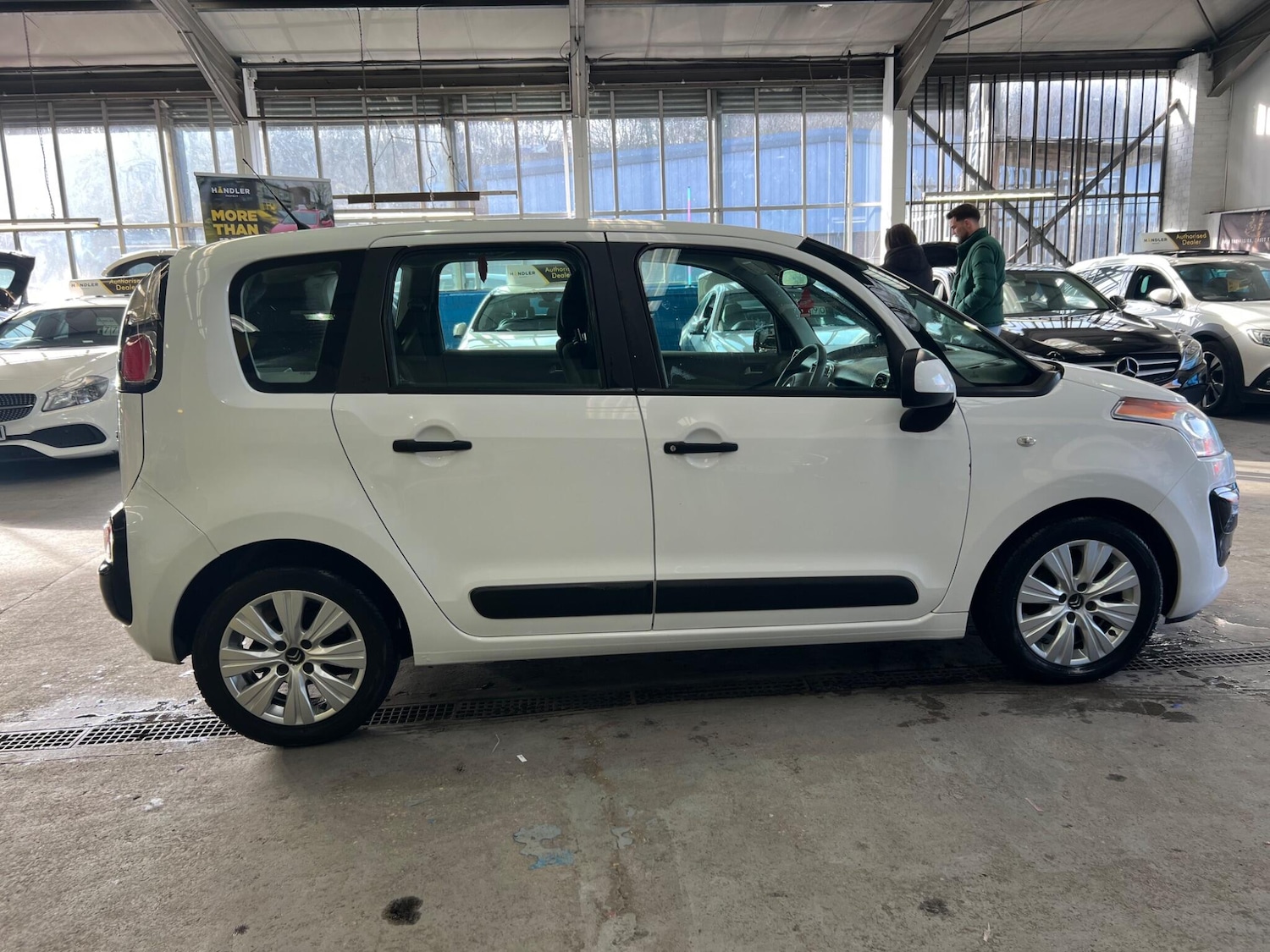 Used Citroen C3 Picasso 2013 for sale - 77565111: Photo 10