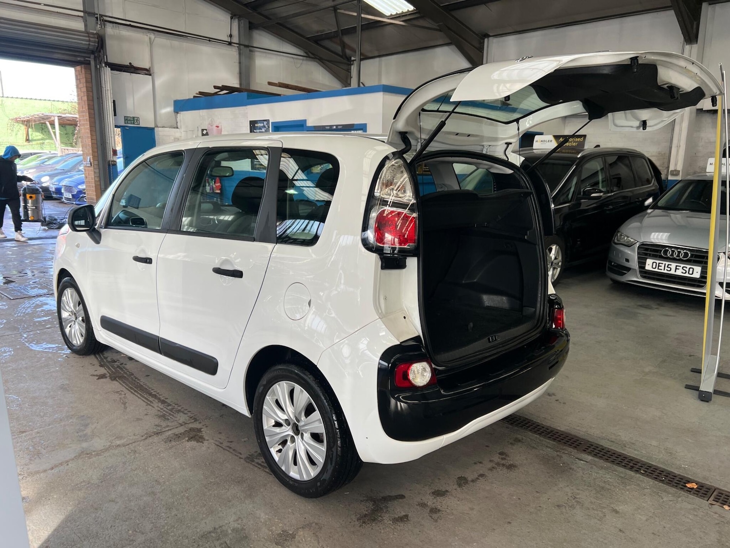 Used Citroen C3 Picasso 2013 for sale - 77565111: Photo 8