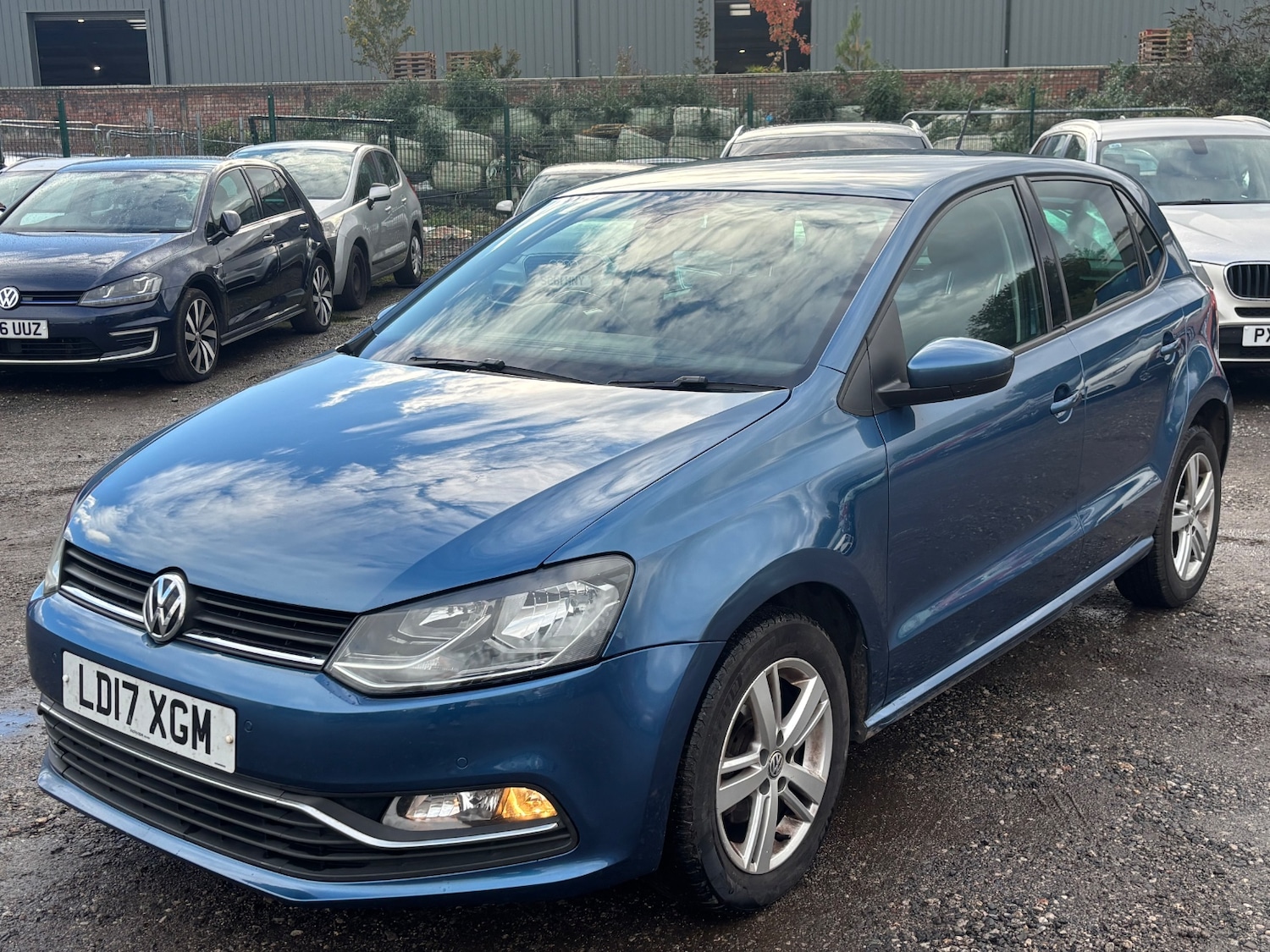 Used Volkswagen Polo 2017 for sale - 76444296: Photo 2