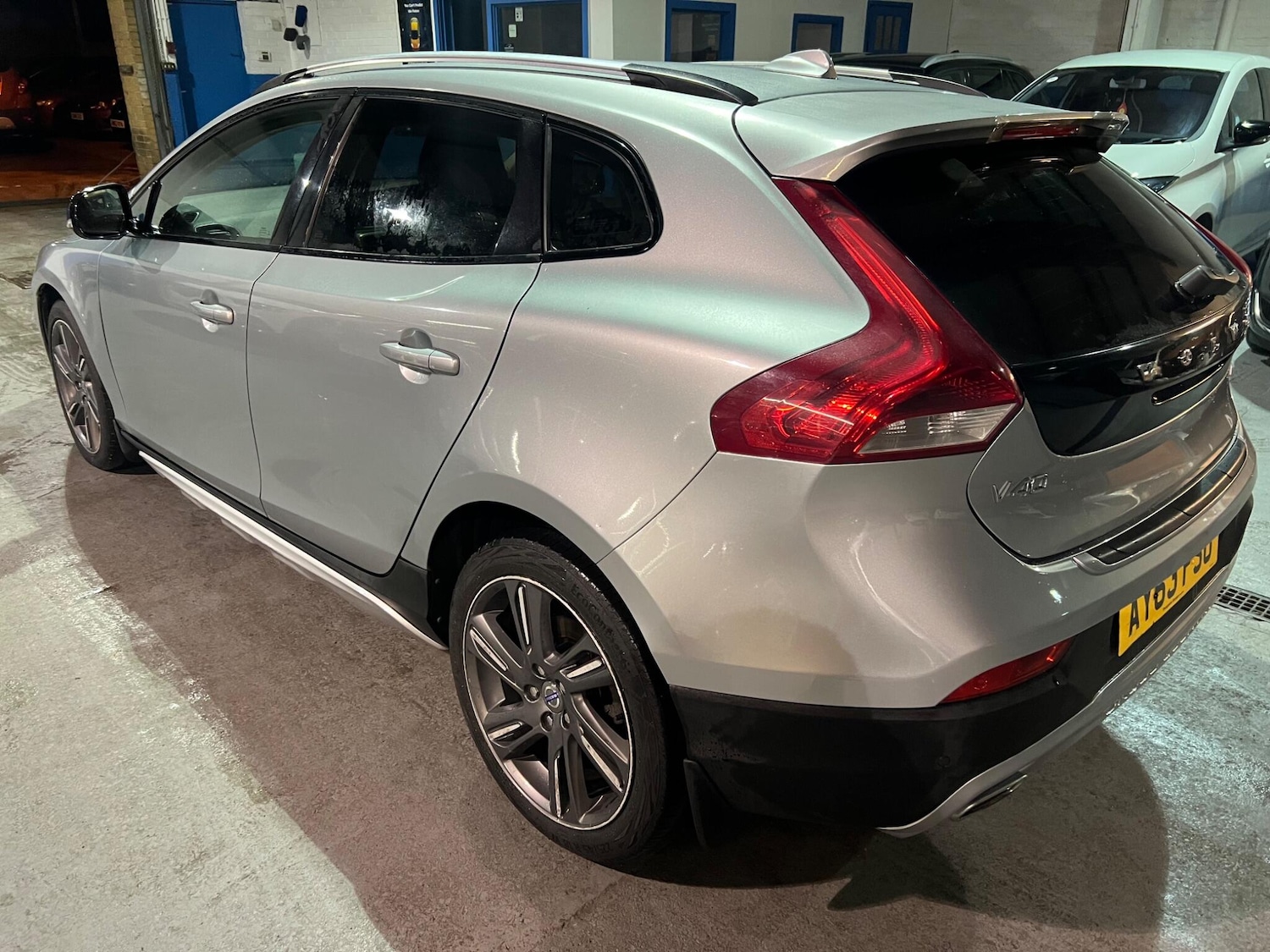 Used Volvo V40 Cross Country 2013 for sale - 76912728: Photo 13