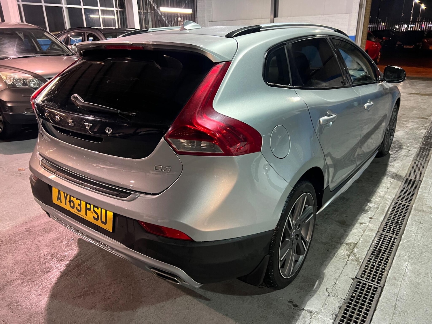 Used Volvo V40 Cross Country 2013 for sale - 76912728: Photo 18