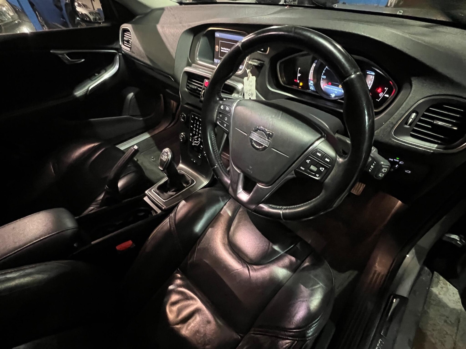 Used Volvo V40 Cross Country 2013 for sale - 76912728: Photo 19