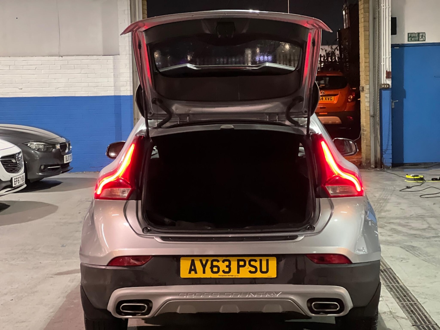 Used Volvo V40 Cross Country 2013 for sale - 76912728: Photo 35