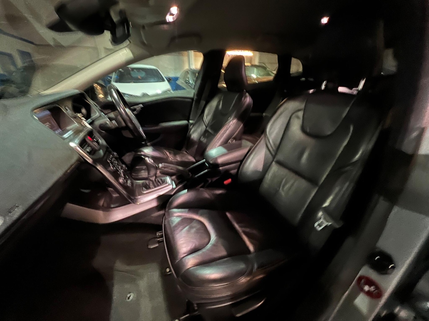 Used Volvo V40 Cross Country 2013 for sale - 76912728: Photo 39