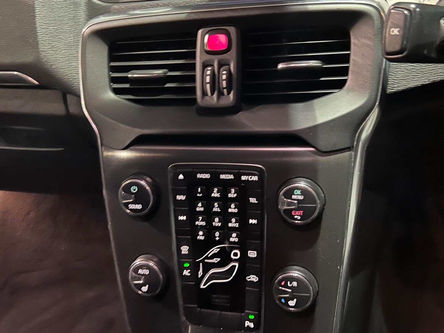 Used Volvo V40 Cross Country 2013 for sale - 76912728: Photo 47