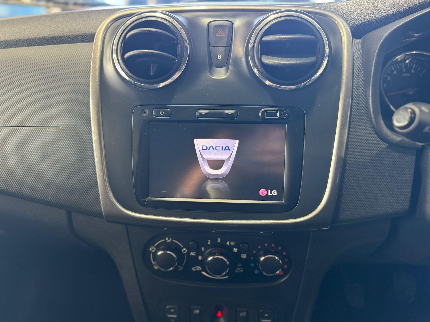 Used Dacia Sandero 2013 for sale - 78127526: Photo 19