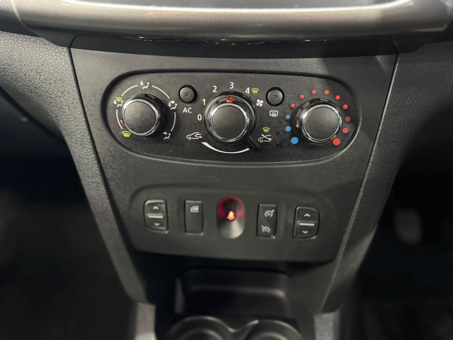 Used Dacia Sandero 2013 for sale - 78127526: Photo 23