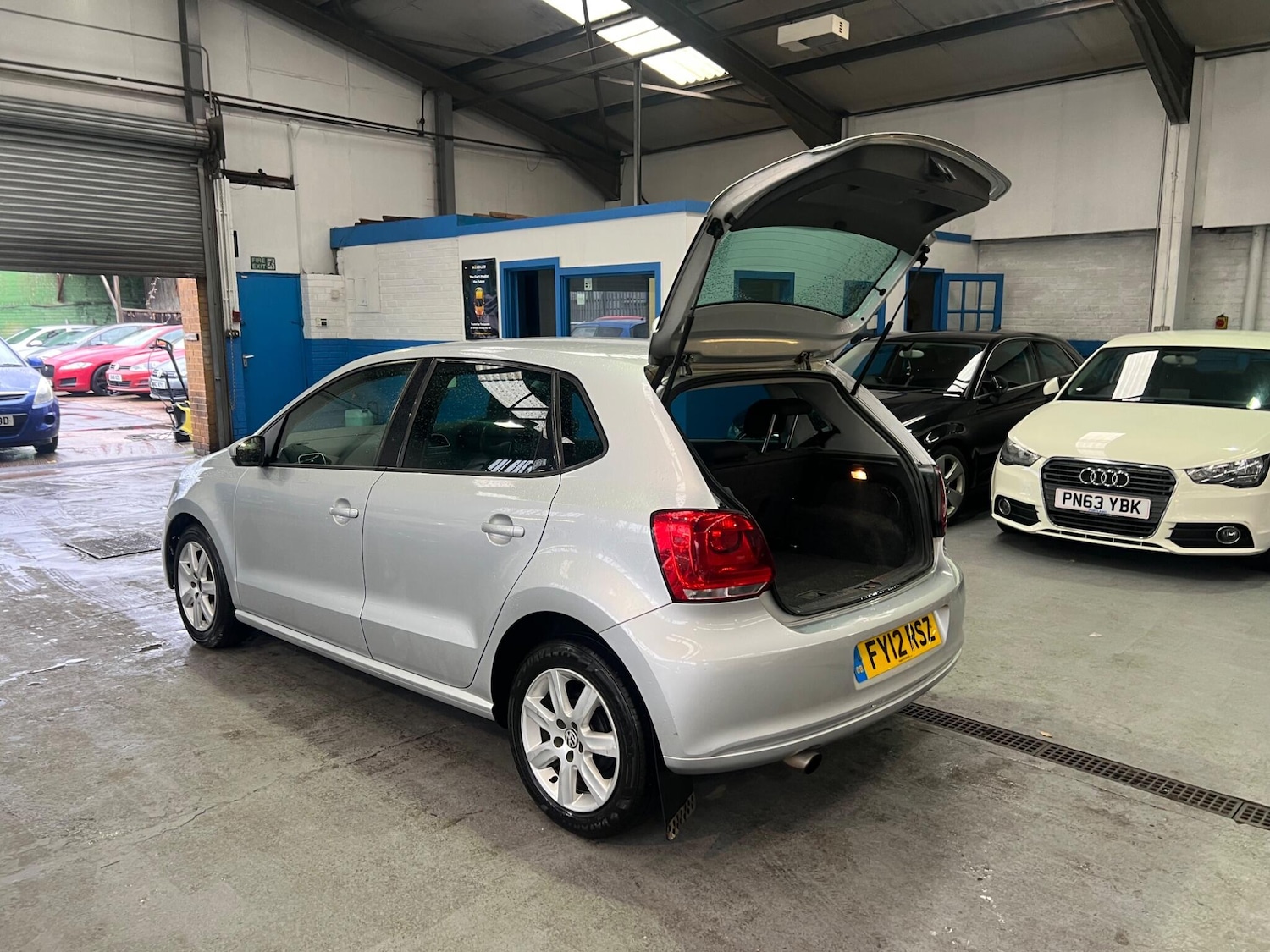 Used Volkswagen Polo 2012 for sale - 76855906: Photo 6