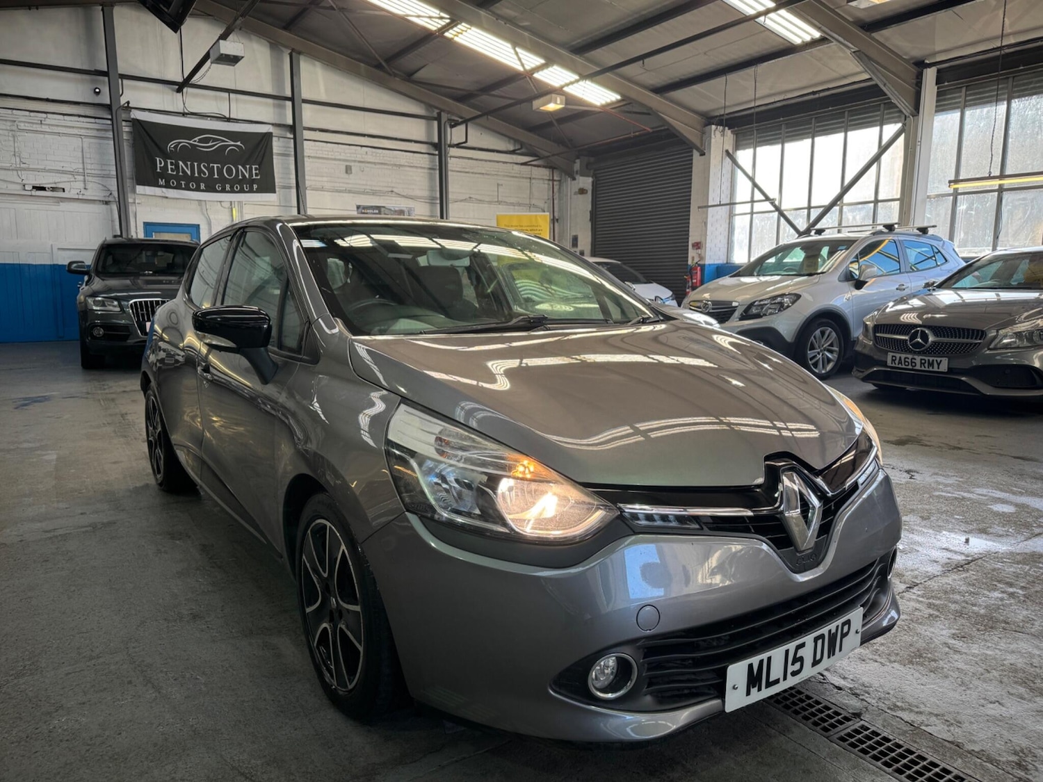 Used Renault Clio 2015 for sale - 77163200: Photo 2