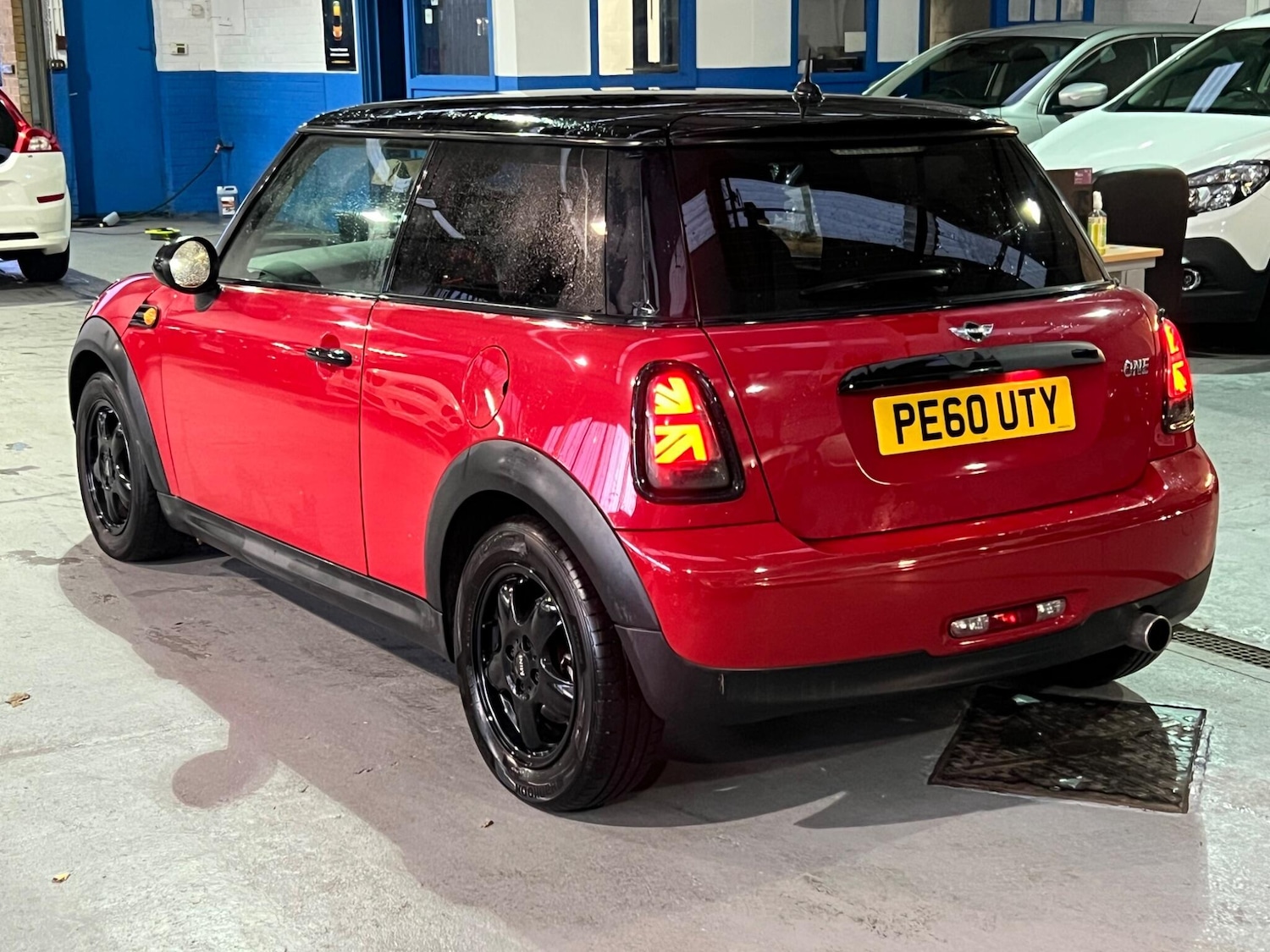 Used MINI Hatch 2010 for sale - 76619866: Photo 4