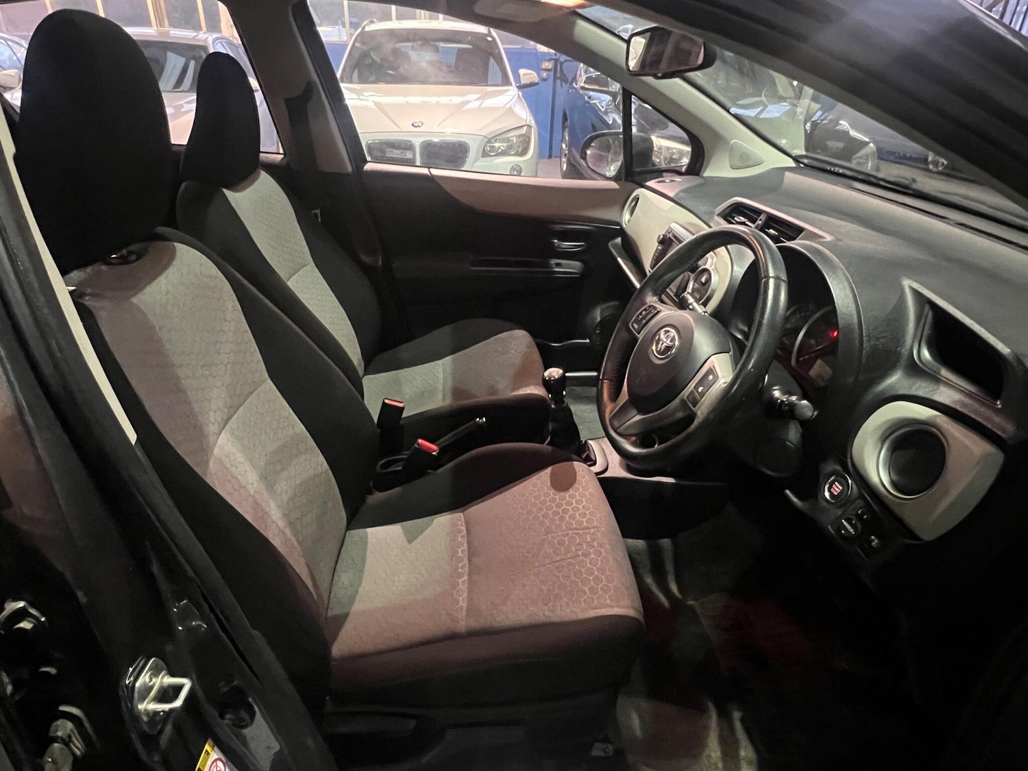 Used Toyota Yaris 2012 for sale - 76701217: Photo 16