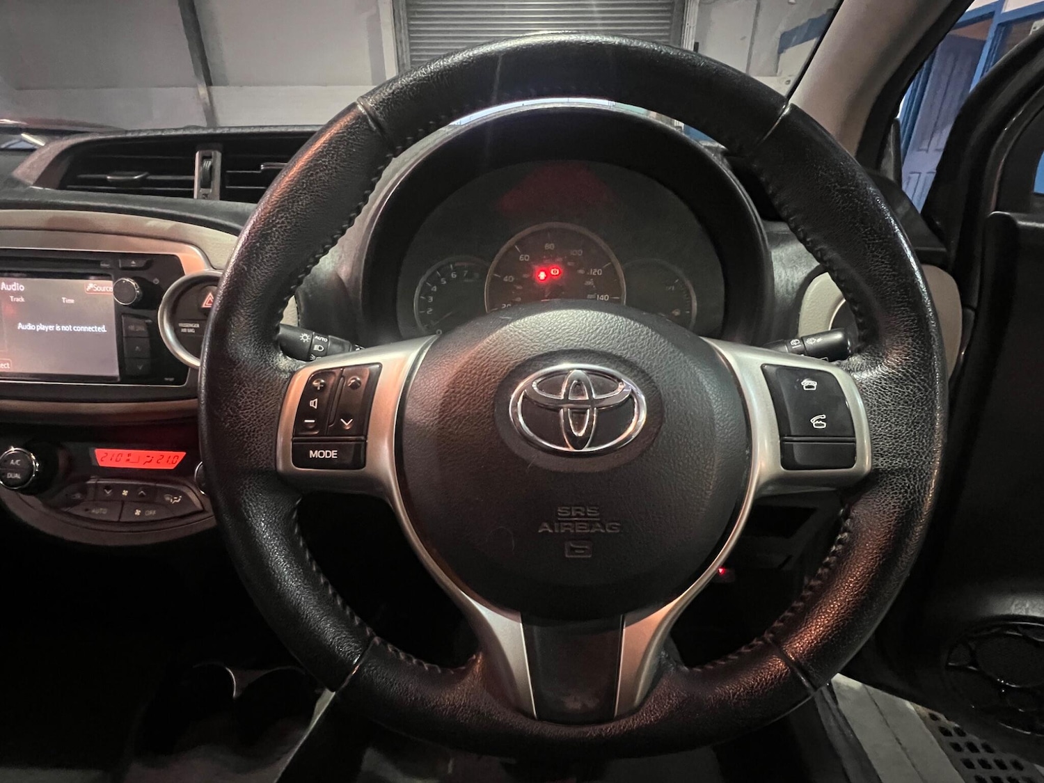 Used Toyota Yaris 2012 for sale - 76701217: Photo 17