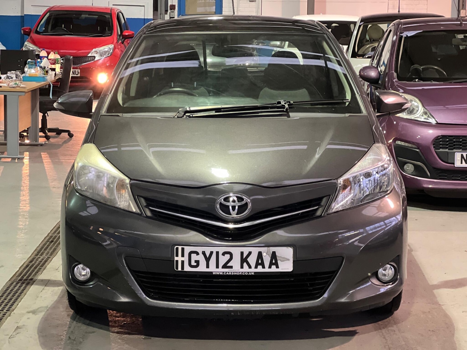Used Toyota Yaris 2012 for sale - 76701217: Photo 2