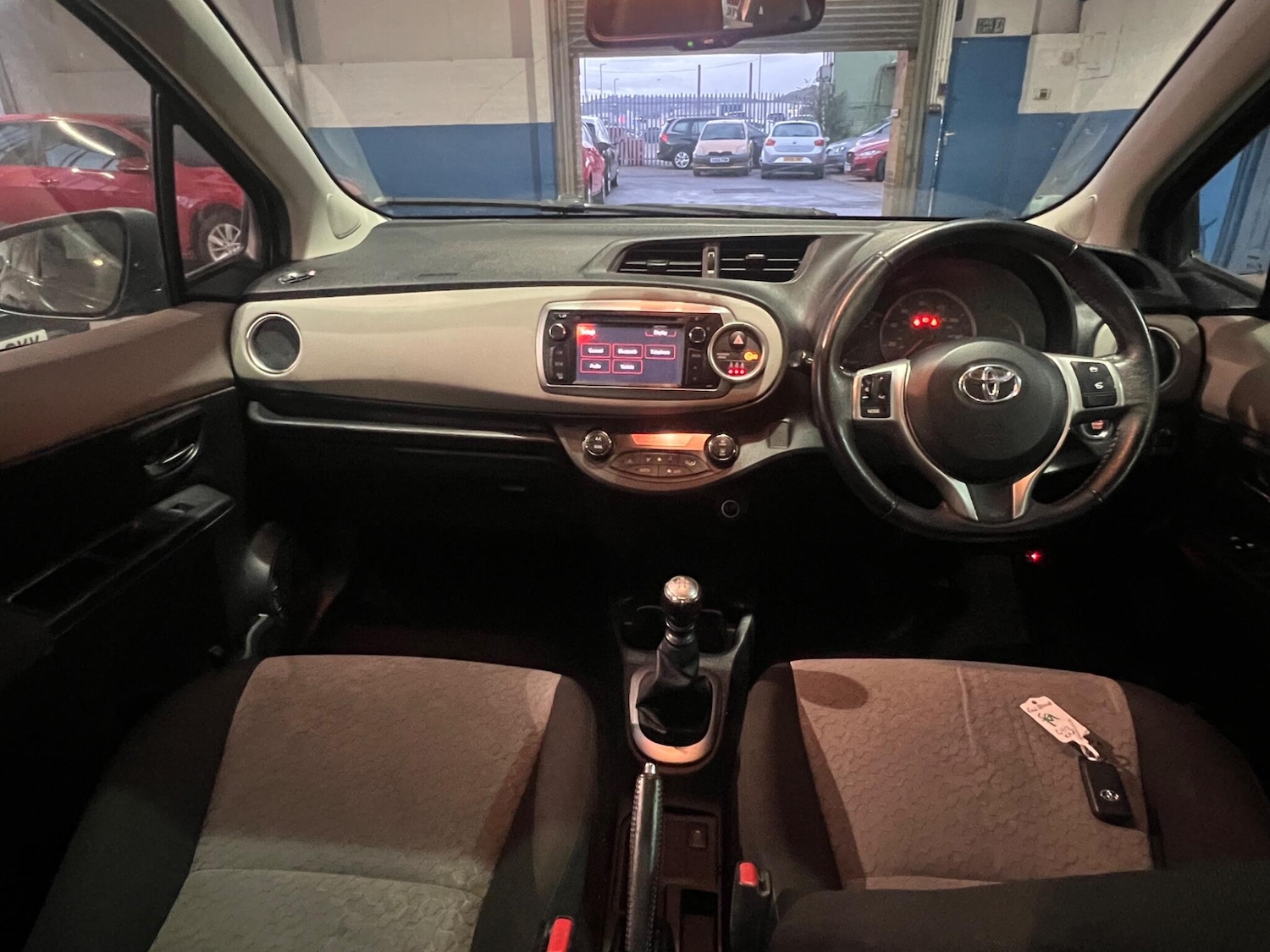 Used Toyota Yaris 2012 for sale - 76701217: Photo 24