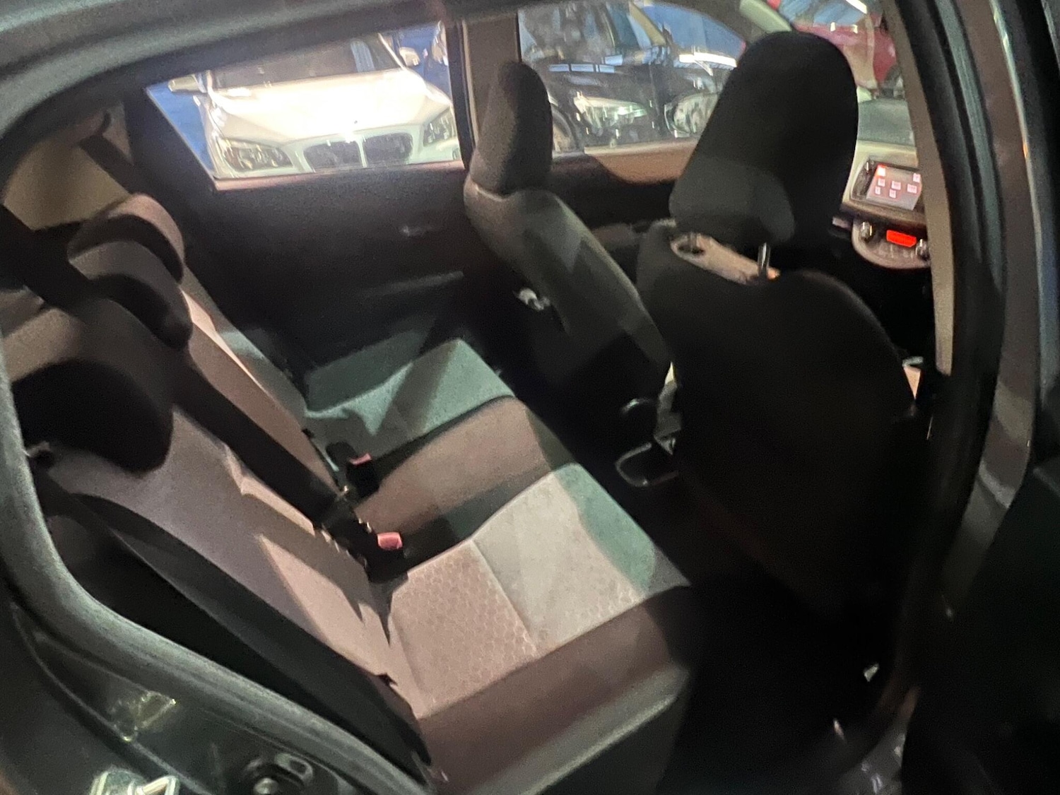 Used Toyota Yaris 2012 for sale - 76701217: Photo 25