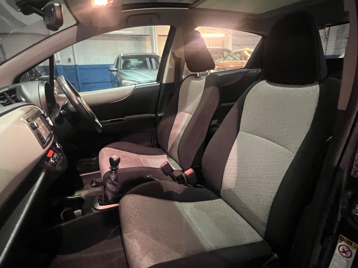 Used Toyota Yaris 2012 for sale - 76701217: Photo 27