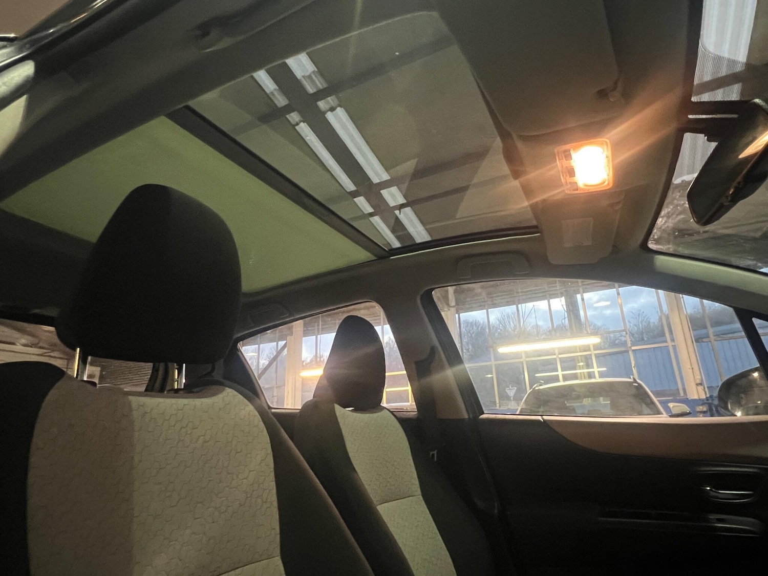 Used Toyota Yaris 2012 for sale - 76701217: Photo 28