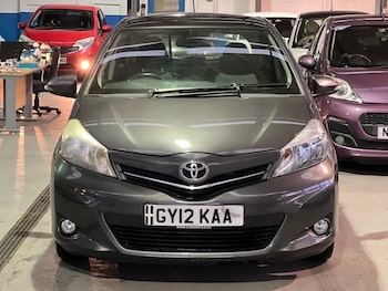 Used Toyota Yaris 2012 for sale - 76701217: Photo