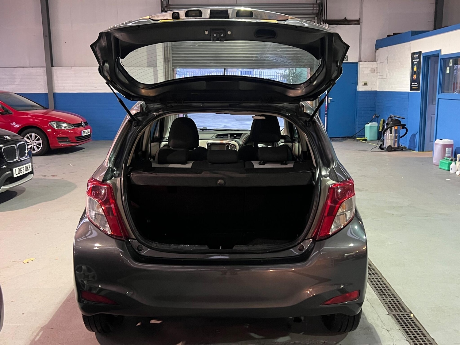 Used Toyota Yaris 2012 for sale - 76701217: Photo 8