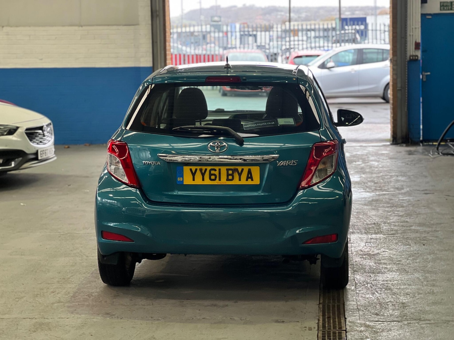 Used Toyota Yaris 2011 for sale - 76753140: Photo 12