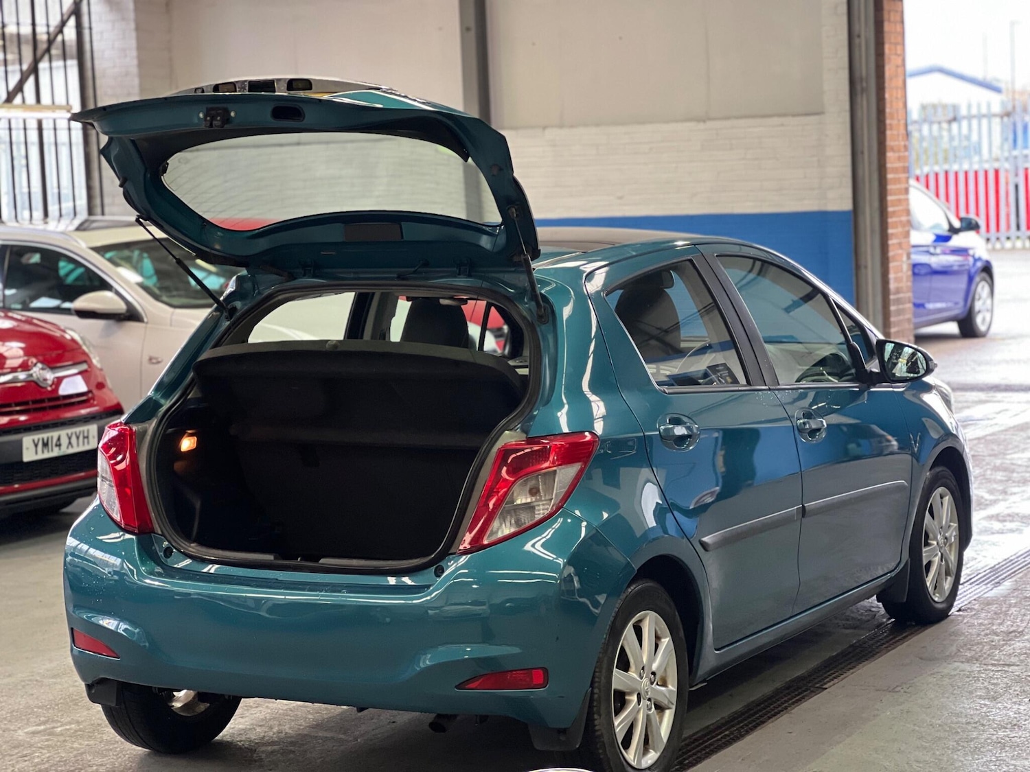 Used Toyota Yaris 2011 for sale - 76753140: Photo 15