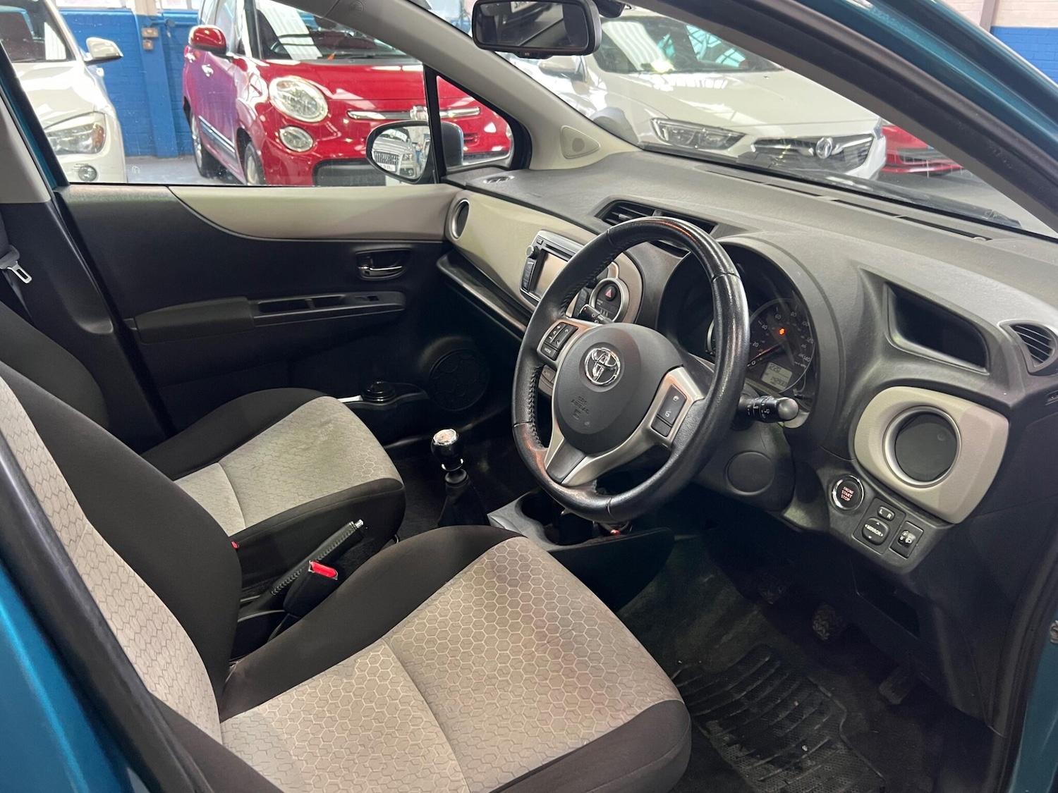 Used Toyota Yaris 2011 for sale - 76753140: Photo 17