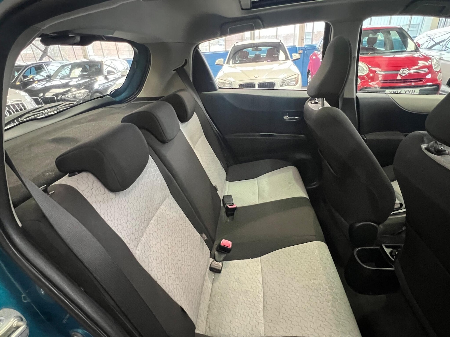 Used Toyota Yaris 2011 for sale - 76753140: Photo 23