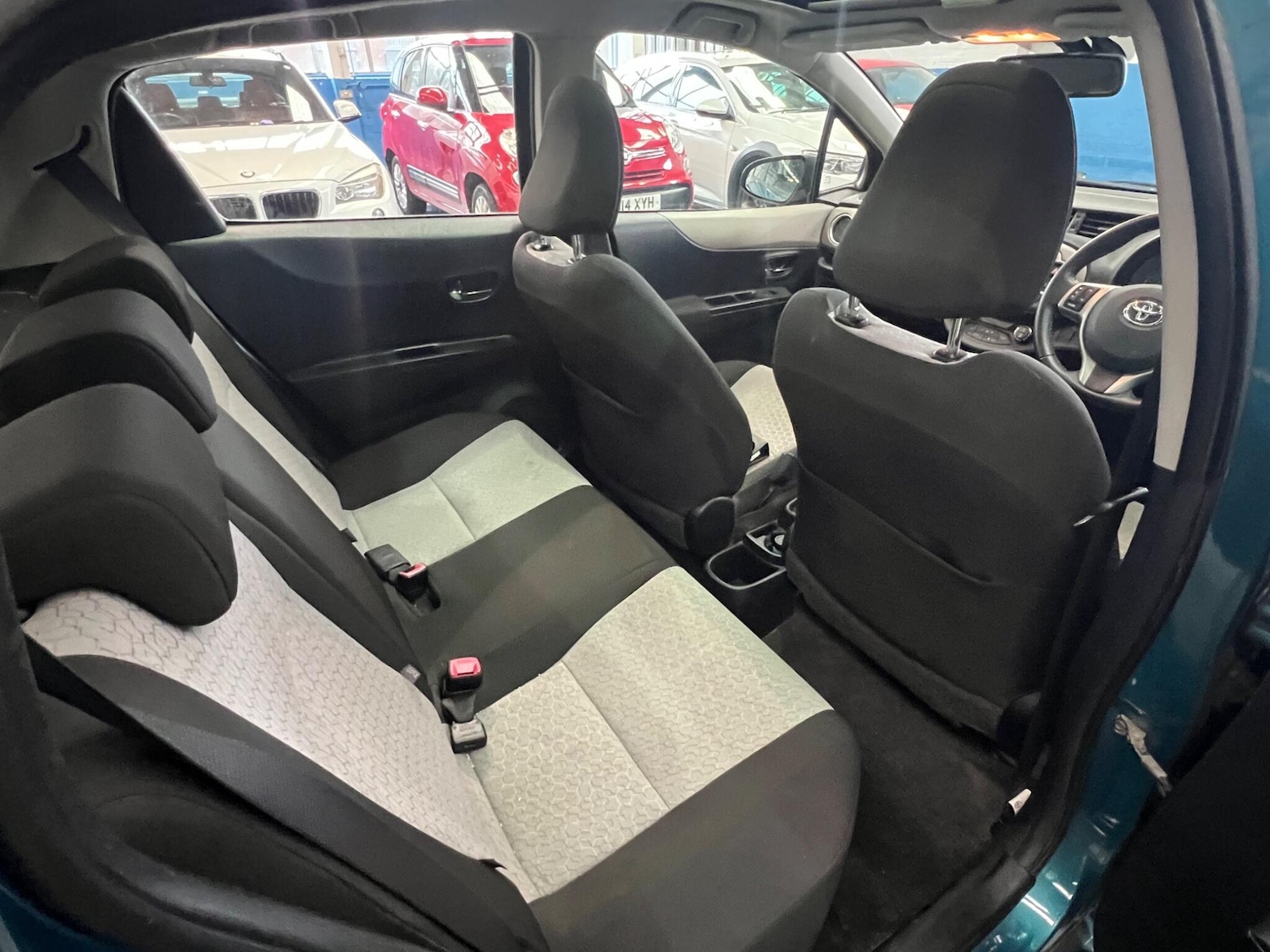 Used Toyota Yaris 2011 for sale - 76753140: Photo 24