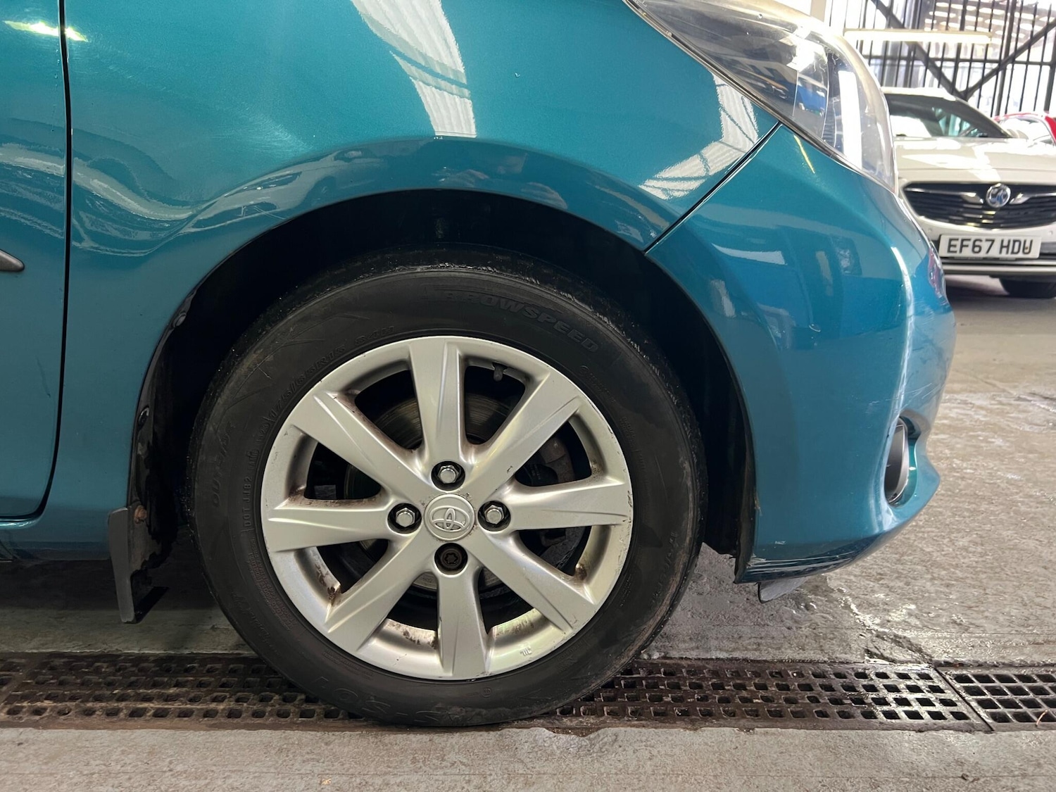 Used Toyota Yaris 2011 for sale - 76753140: Photo 28