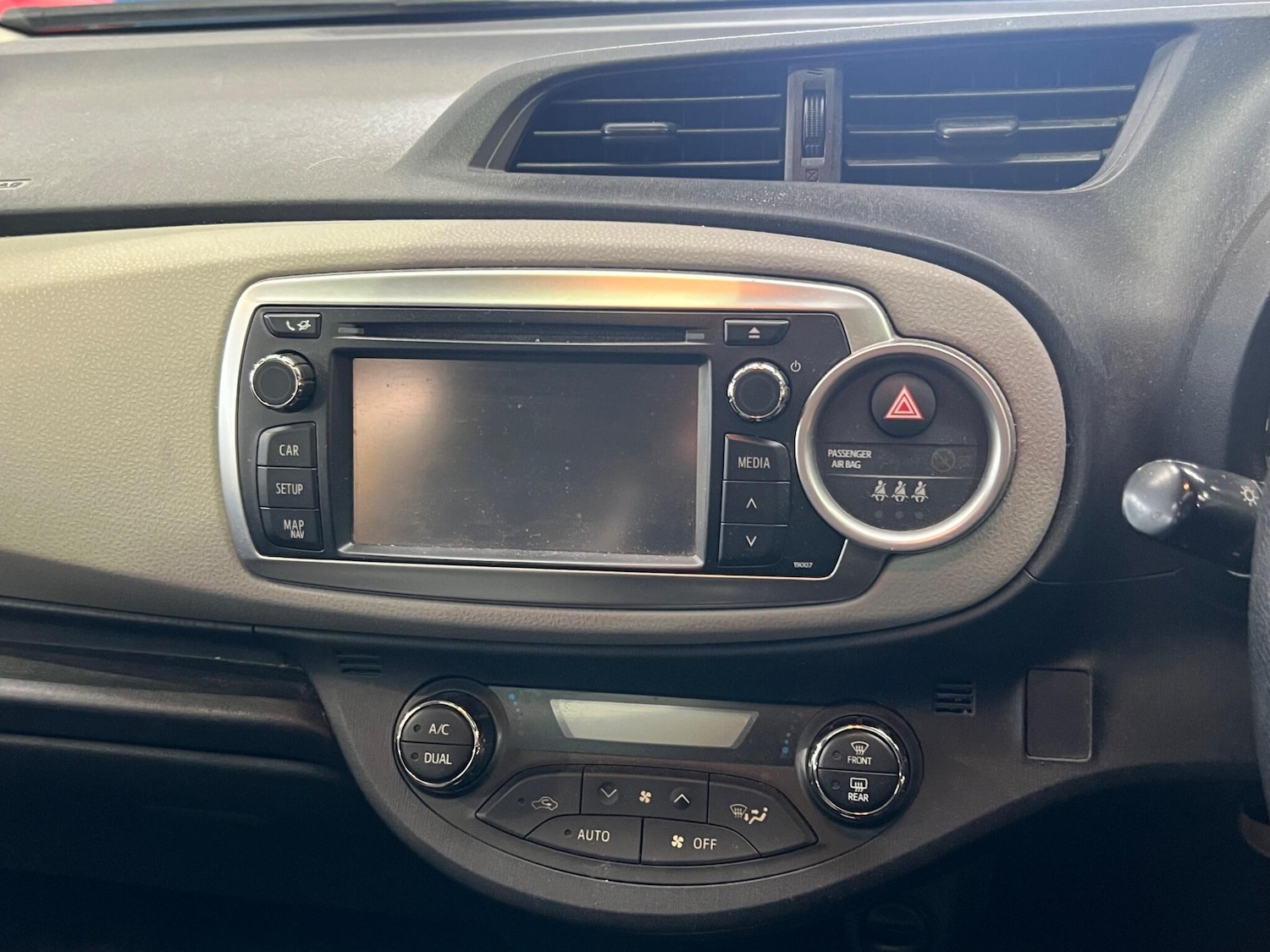 Used Toyota Yaris 2011 for sale - 76753140: Photo 29