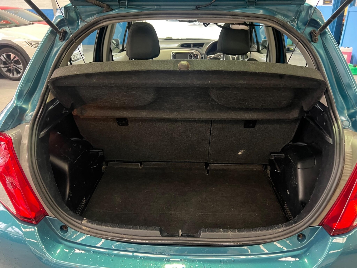 Used Toyota Yaris 2011 for sale - 76753140: Photo 33