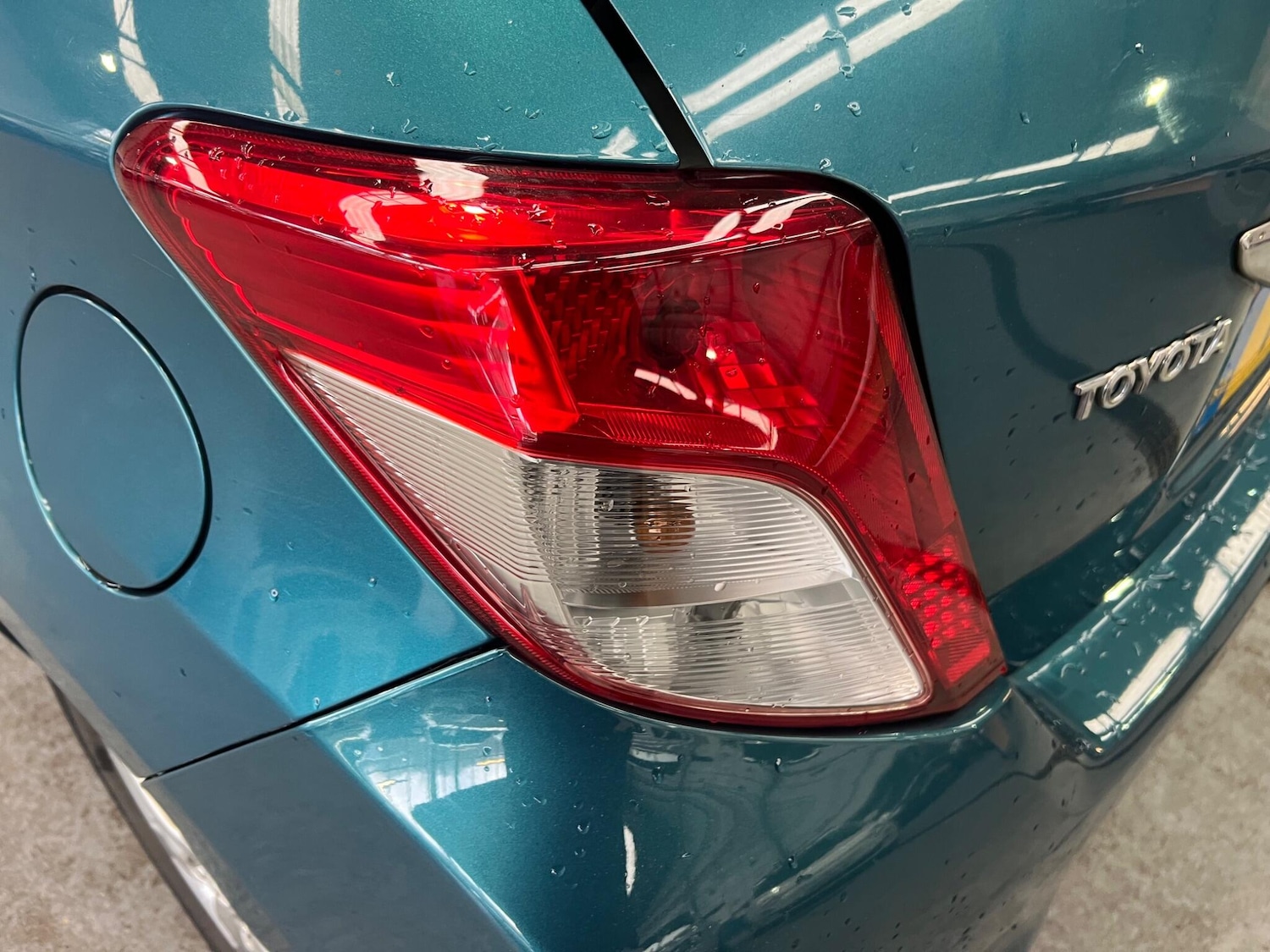 Used Toyota Yaris 2011 for sale - 76753140: Photo 43