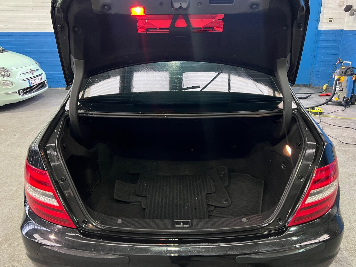 Used Mercedes-Benz C Class 2013 for sale - 77015597: Photo 28